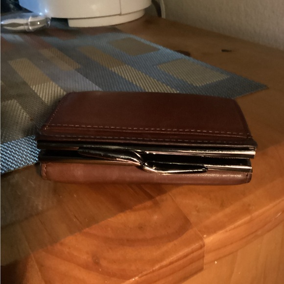 Kenneth Cole Reaction Leather Wallet - Picture 4 of 5
